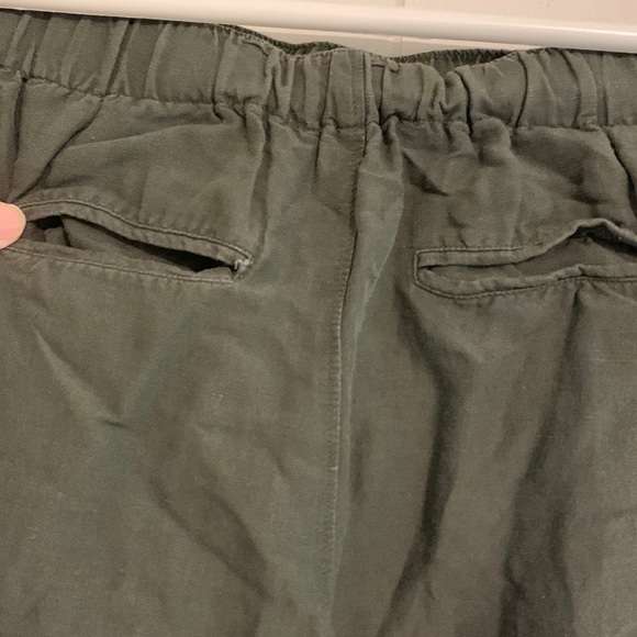 (3 for $20)Abercrombie & Finch, casual black cropped pants size med - Picture 6 of 9
